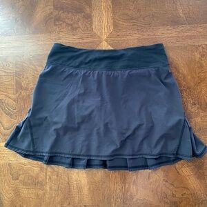 Black Lululemon Run: Pace Setter Skirt - Small